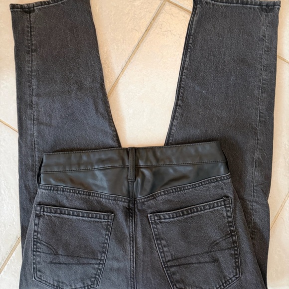 AEO 6 Short Faux Leather trim Black Denim Super High Rise Ankle Straight Jean - Picture 3 of 7